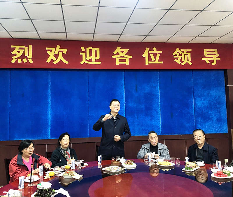情暖重陽、共話發(fā)展——公司召開離退休老干部座談會
